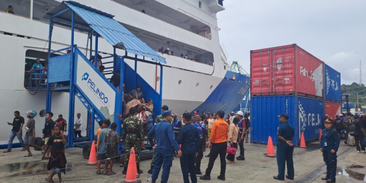 Biak Jadi Primadona Arus Lebaran, KSOP Jayapura Catat Lonjakan Penumpang 2026