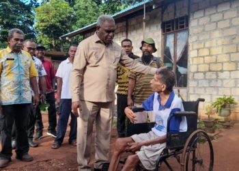 Wali Kota Jayapura Turun Langsung, Salurkan Bantuan hingga Kursi Roda untuk Lansia Korban Pohon Tumbang