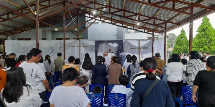 Maknai Kebangkitan Kristus, Pdt Fransina Ajak Umat GKI Paulus Dok V Perkuat Iman dan Hidup Berdampak
