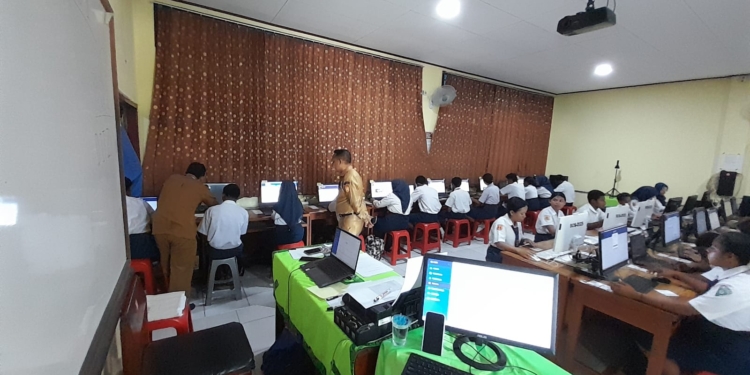4.407 Siswa SMP di Kota Jayapura Ikuti TKA, Disdik Pastikan Pelaksanaan Berjalan Lancar
