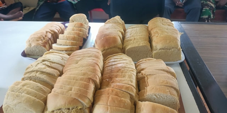 Roti Mama-Mama Pass Valley Jadi Primadona Musda Golkar, Tamu Pulang Bawa Berkat