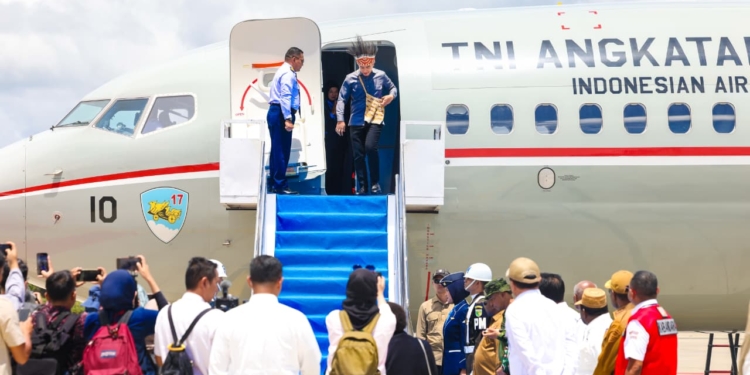 Tiba di Nabire, Wapres Gibran Tinjau Bandara Douw Aturure dan Infrastruktur Strategis