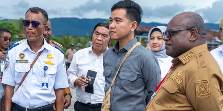 Wakil Presiden Gibran Tinjau Pelabuhan Nabire, Soroti Keterbatasan Kapasitas dan Rencana Pengembangan