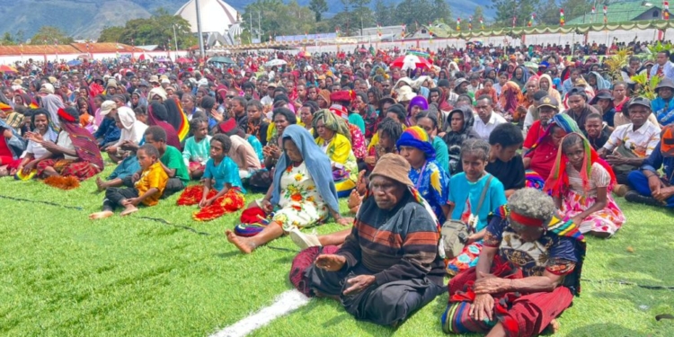 Ribuan Warga Padati Stadion Wamena, HUT Pekabaran Injil ke-72 Jadi Momentum Persatuan Lembah Baliem