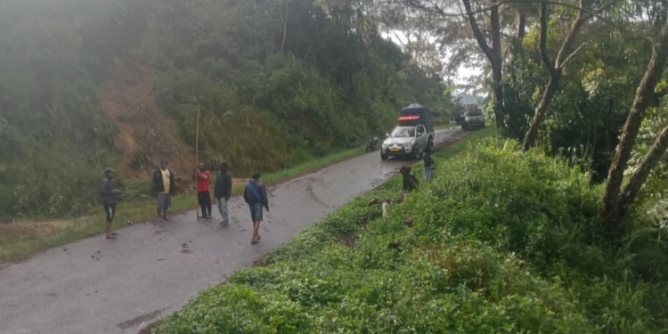Longsor Lumpuhkan Jalur Wamena–Tolikara, Warga Tagime Desak Pemerintah Turun Tangan
