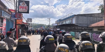 Sempat Ricuh, Aksi Demo di Jayapura Kondusif Setelah 1.200 Aparat Gabungan Dikerahkan