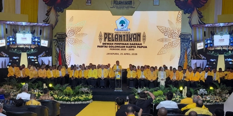 Lantik Pengurus DPD Golkar Papua, Bahlil Tekankan Konsolidasi Perkuat Basis