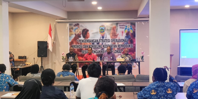 P3AKB Papua Tengah Susun Strategi Promosi Kesehatan Reproduksi Berbasis Kearifan Lokal