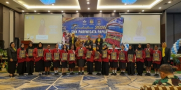 Lulus 100 Persen, 6 Siswa SNK Pariwisata Papua Langsung Tembus Dunia Kerja