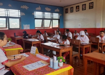 Hari Ketiga Asesmen Sumatif Akhir  Sekolah Dasar di Jayapura Berjalan Lancar