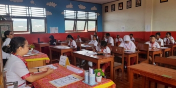 Hari Ketiga Asesmen Sumatif Akhir  Sekolah Dasar di Jayapura Berjalan Lancar