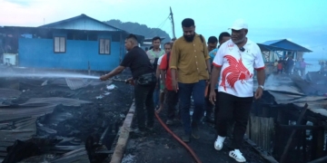Tinjau Lokasi Kebakaran Dok VIII, Walikota Minta Penataan Ulang Permukiman Warga