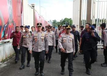 Polisi Gerak Cepat Lakukan Penanganan Kericuhan Usai Laga Playoff Persipura Vs Adyaksa Fc Di Stadion Lukas Enembe