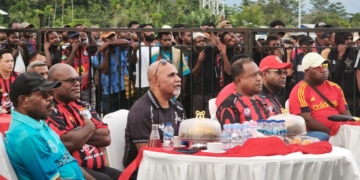 Peluk Erat Persipura, Gubernur Papua Tengah Undang Seluruh Pemain ke Nabire