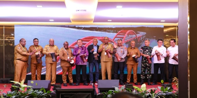 Gubernur Meki Nawipa Ajak Seluruh Kepala Daerah Se-Papua Singkirkan Ego Demi Persatuan Di Tanah Papua
