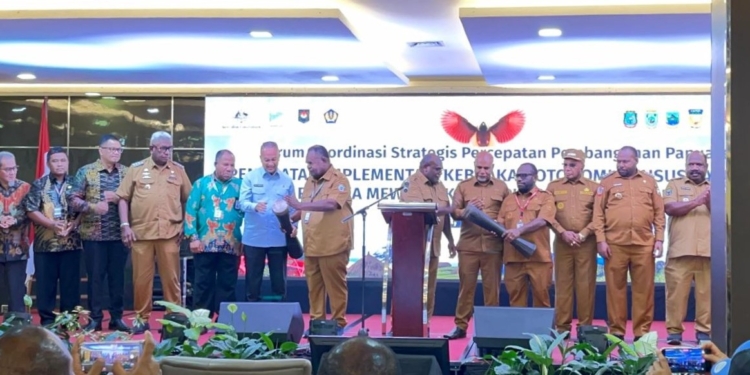 Tutup Forum Strategis Papua, Gubernur Meki Nawipa Serukan Kolaborasi dan Reformasi Dana Otsus