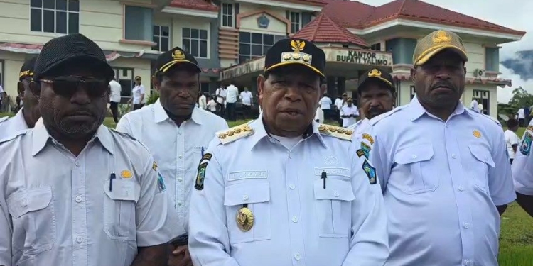 Disiplin ASN Jadi Prioritas, Bupati Yalimo Ancam Pecat Pegawai yang Mangkir Bertahun-tahun
