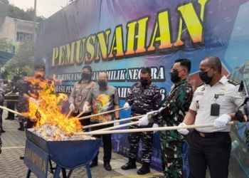 Bea Cukai Jayapura Musnahkan Ribuan Rokok dan Ratusan Liter Minuman Alkohol Ilegal, Kerugian Negara Capai 61 Juta Rupiah