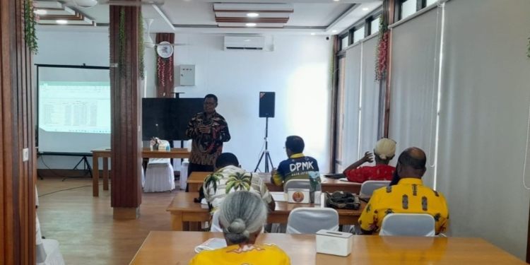 Kampung Tahima Soroma Perkuat SDM Aparat dan Bamuskam demi Pertahankan Status Kampung Mandiri