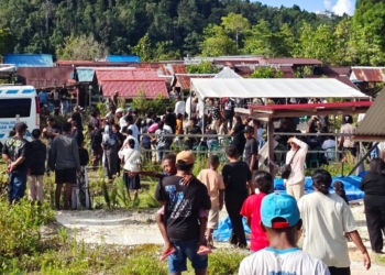 Lima Korban Ledakan  Bom Biak Dimakamkan Dalam Satu Liang Lahat