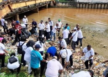 Peringati Hari Lingkungan Hidup, Pemprov Papua Bersihkan Kali Anafre, 2 Ton Sampah Diangkut
