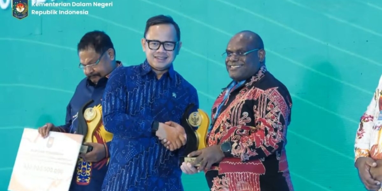 Pemprov Papua Tengah Raih Dua Penghargaan dari Kemendagri RI