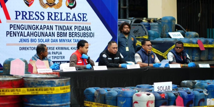 Polda Papua Gagalkan Distribusi 5.635 Liter BBM Subsidi ke Tambang Ilegal