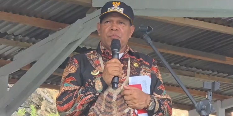 Bupati Nahor Nekwek komitmen lanjutkan bantuan pembangunan gereja sesuai kemampuan daerah di Yalimo