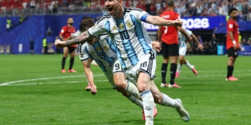 Messi Bangkitkan Harapan, Timnas Argentina ke Perempat Final Lewat Drama Injury Time