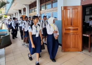 SMAN 2 Jayapura Sambut Siswa Baru Lewat MPLS Berkarakter