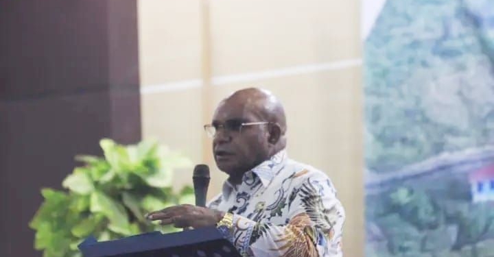 Bupati Elvis Tabuni Targetkan Seribu Doktor Asli Puncak, Pendidikan Jadi Fokus Pembangunan