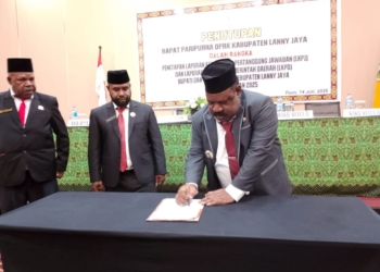 DPRK Lanny Jaya Terima LKPJ Bupati 2025 Secara Aklamasi