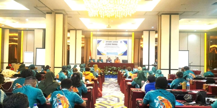Penutupan IHT 2026, Kabid SMP Ingatkan SMPN 1 Jayapura Siapkan Kerangka Kerja Menuju Akreditasi “A”