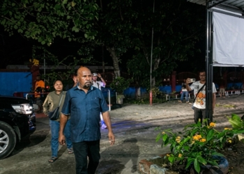 Tengah Malam, Yunus Wonda Datangi Anak-anak Diduga Keracunan MBG: “Tidak Boleh Ada yang Terlambat Ditangani”