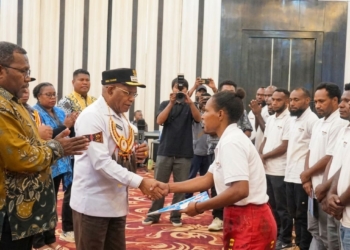 Ini Pesan Bupati Elvis Kepada 11 Mahasiswa S2 Yang Akan Berangkat Ke Luar Negeri