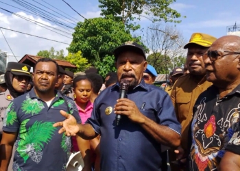 Bupati Jayapura Janji Cari Solusi Hak Belajar 430 Siswa SD Lentera Harapan