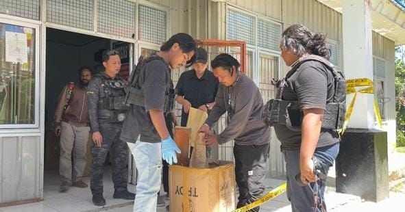Polisi Olah TKP 10 Kantor Pemerintahan Puncak, Kerugian Capai Miliaran Rupiah