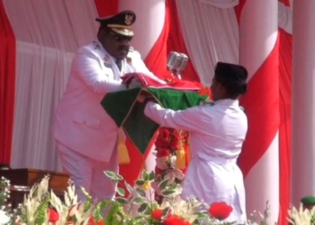 Upacara HUT ke-81 RI, Bupati Lanny Jaya Dorong Pendidikan, Kesehatan dan Ekonomi Kampung