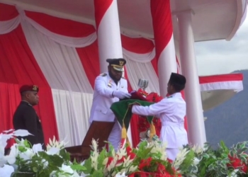 Khidmat Dan Penuh Semangat, Lanny Jaya Tutup HUT RI Ke-81