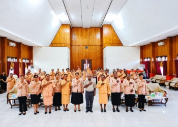 Dharma Wanita Kesbangpol Papua Tengah dorong tata rias jadi peluang usaha