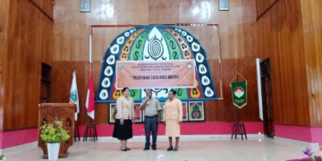 Dharma Wanita Kesbangpol Papua Tengah perkuat pemberdayaan perempuan lewat tata rias