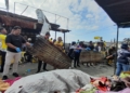 ASN, TNI, dan Polri Gotong Royong Membersihkan Puing Sisa Kebakaran di Kelurahan Mandala, Jayapura Utara