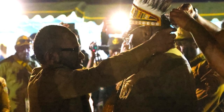 Dari Dogiyai ke Deiyai, Gubernur MEPA  Lanjutkan Kunker Disambut Hangat Secara Adat