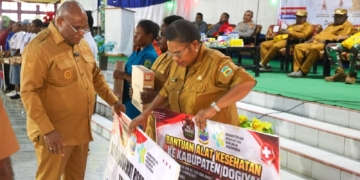 Dinkes dan RSUD Pratama Dogiyai Terima Penghargaan Dari Gubernur Papua Tengah