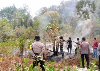 Dua Titik Api di Distrik Yedidori Berhasil Dipadamkan Aparat Polres Biak Numfor