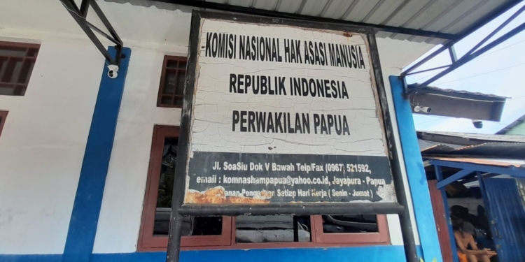 Kantor Komnas HAM Papua Diteror Dengan Lemparan Botol Berisi Cairan