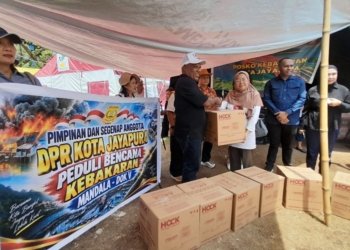 Kunjungi Pengungsi Kebakaran Mandala, DPR Kota Jayapura Minta Kebersihan Diperhatikan