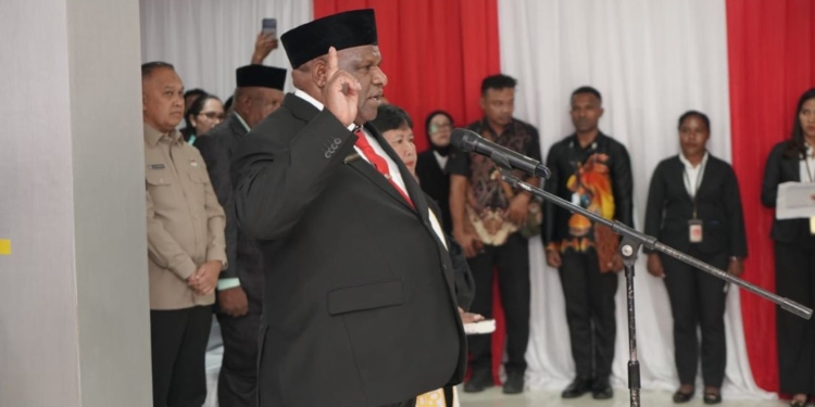Gubernur Lantik Elai Giban Sebagai Sekda Definitif Provinsi Papua Pegunungan