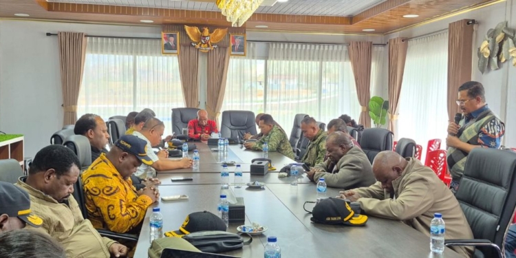 Tiba di Ilaga, Bupati Elvis Tabuni Gelar Rapat Matangkan Kunjungan Gubernur Papua Tengah Ke Puncak