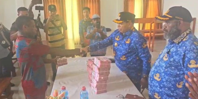 Bupati Yalimo Tuntaskan Ganti Rugi Tanaman RSUD Er Dabi Senilai Rp1 Miliar